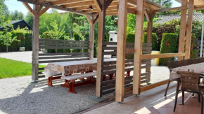 Ferienhaus mit Klima, Pool, direktem Seezugang